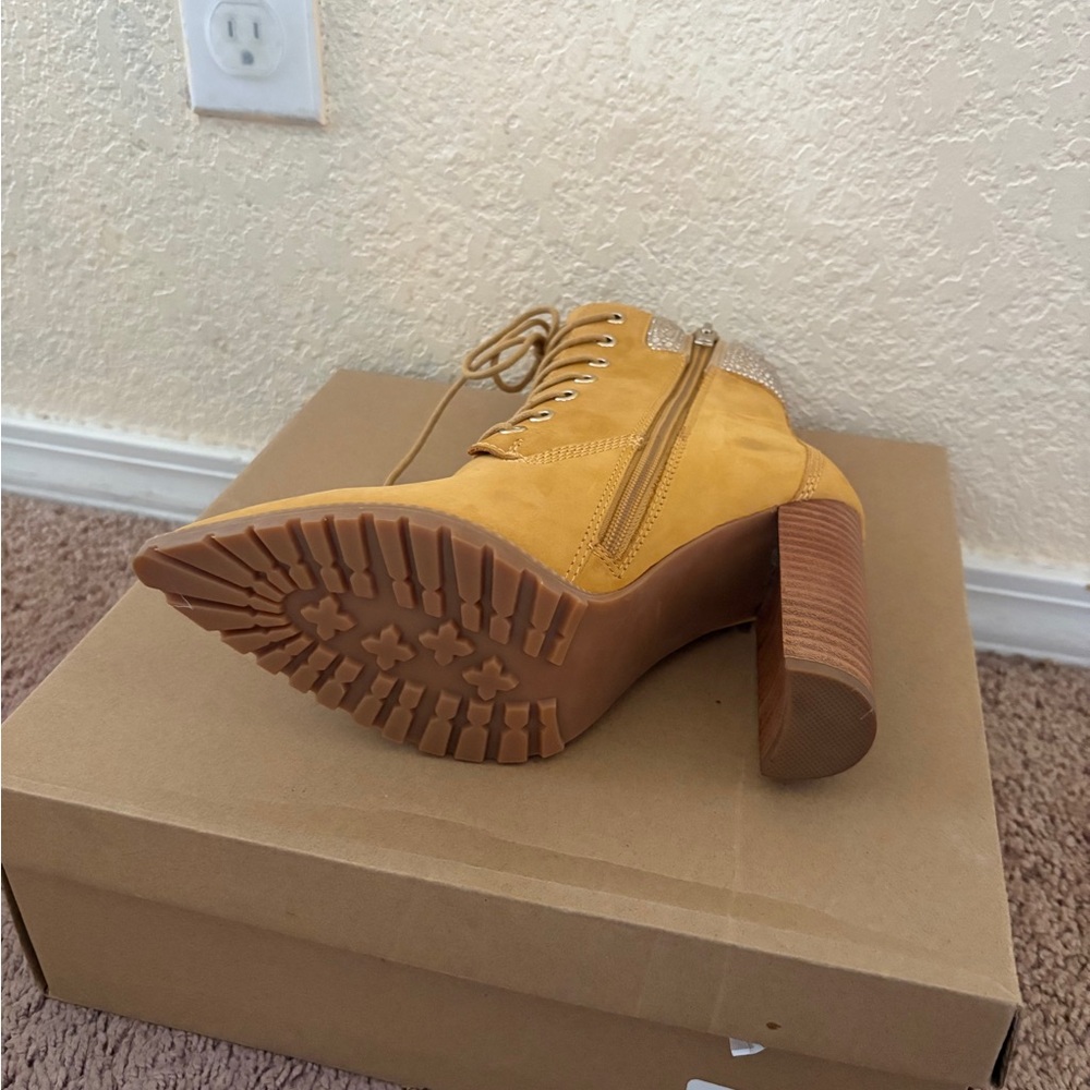 Steve Madden Mustard Lace Up Boots
